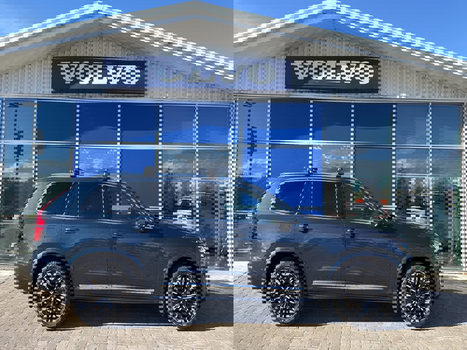 New 2026 Volvo XC90 T8 Ultra w/ Protection Package Premier image 7