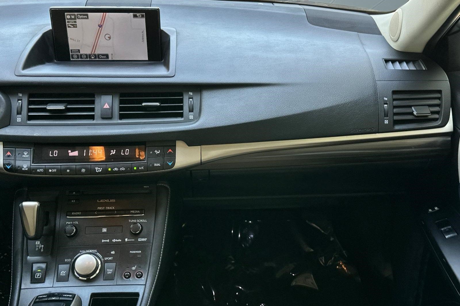 Used 2014 Lexus CT 200h FWD image 32