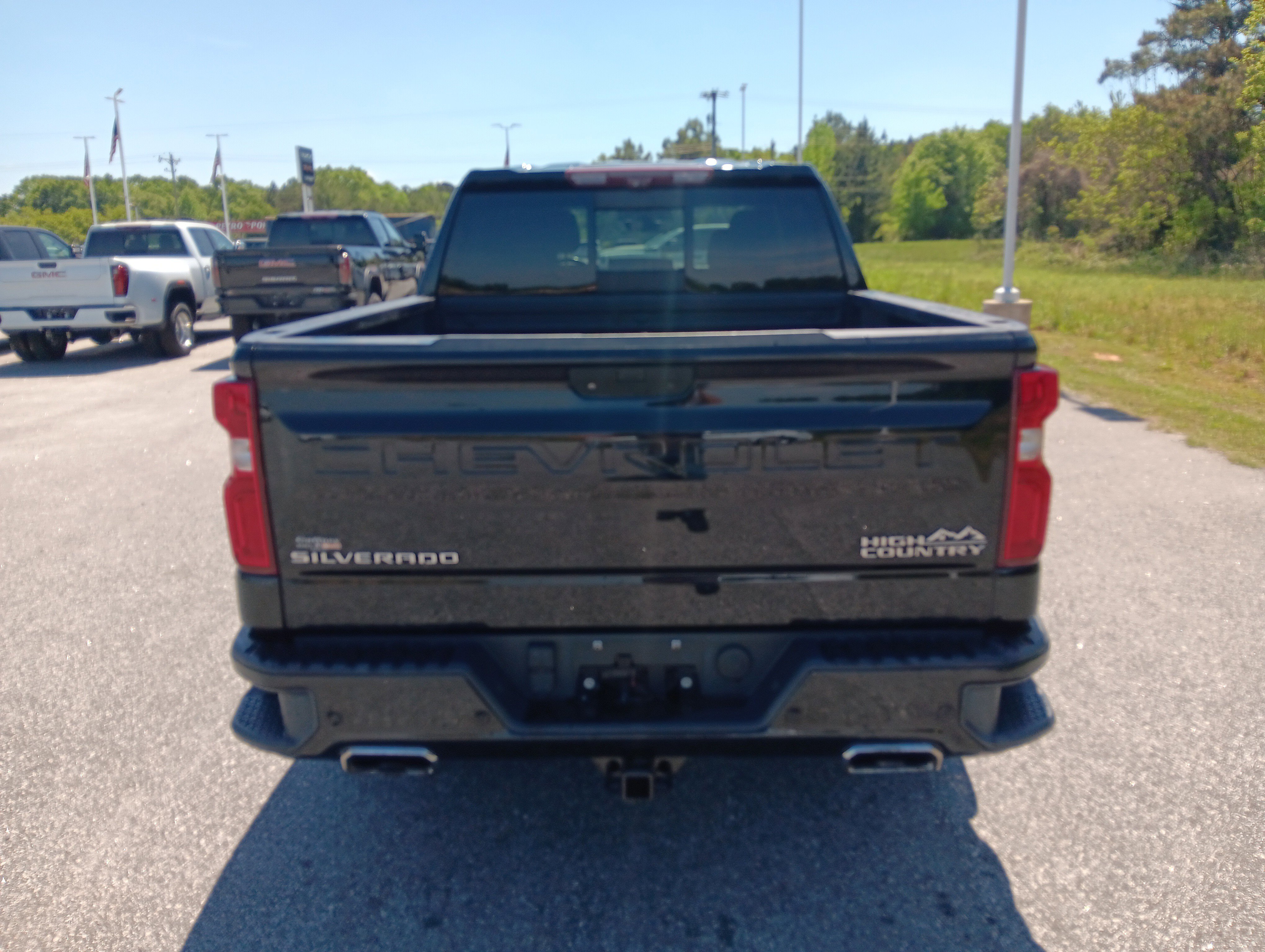 Used 2021 Chevrolet Silverado 1500 High Country w/ Technology Package image 5