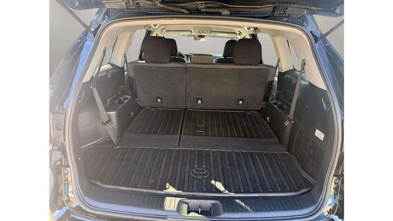 Used 2018 Toyota Highlander LE image 22