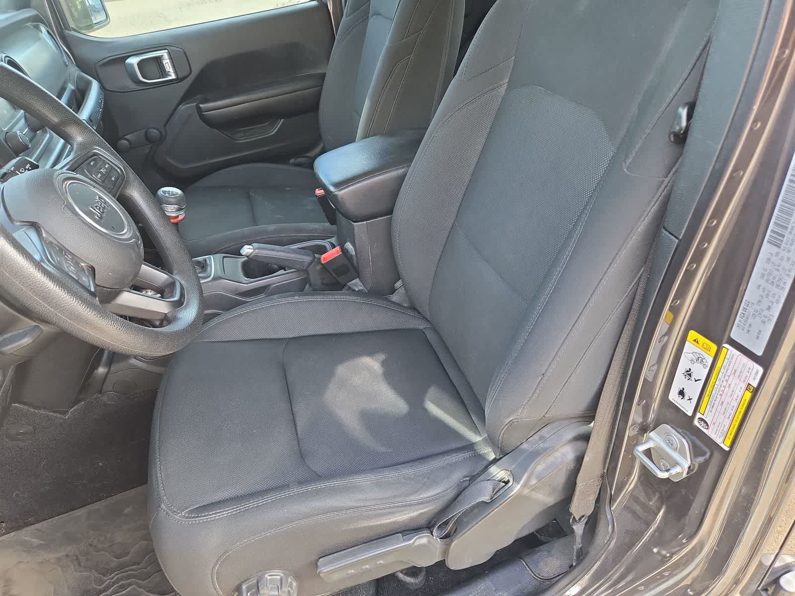 Used 2018 Jeep Wrangler Unlimited Sport AWD/4WD image 16