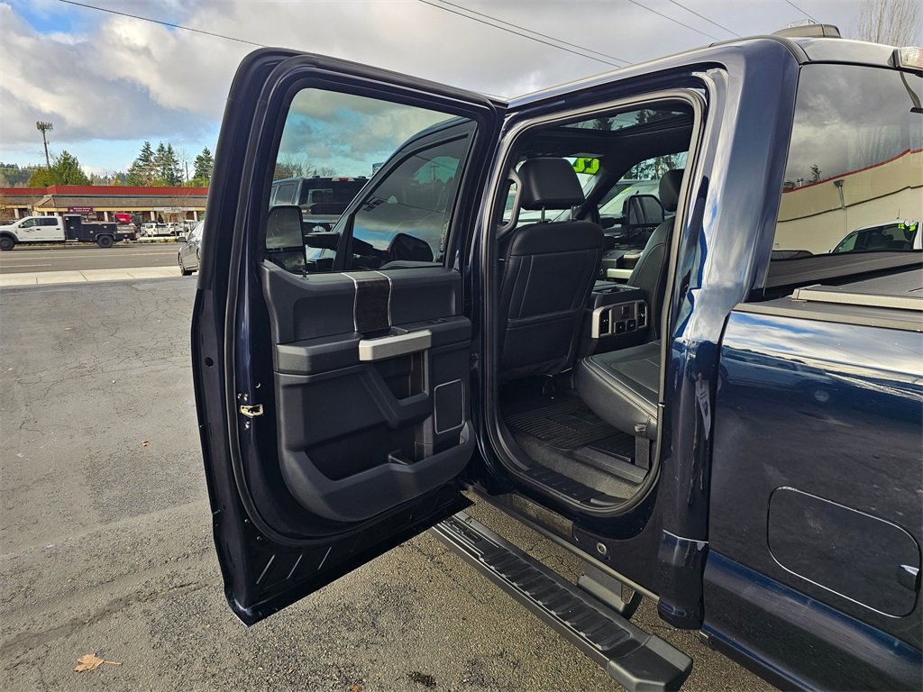 Used 2022 Ford F250 Lariat w/ Black Appearance Package image 15