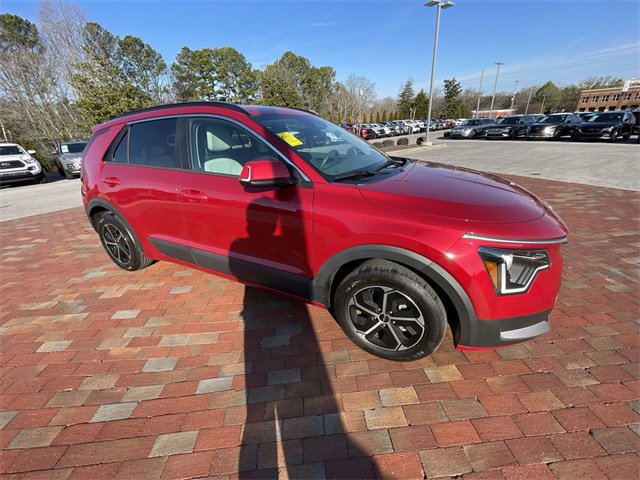Used 2024 Kia Niro EX image 23