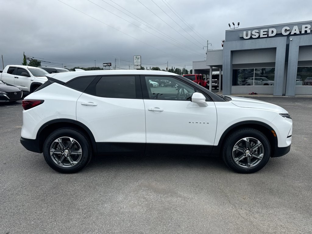 Used 2025 Chevrolet Blazer LT AWD/4WD image 14