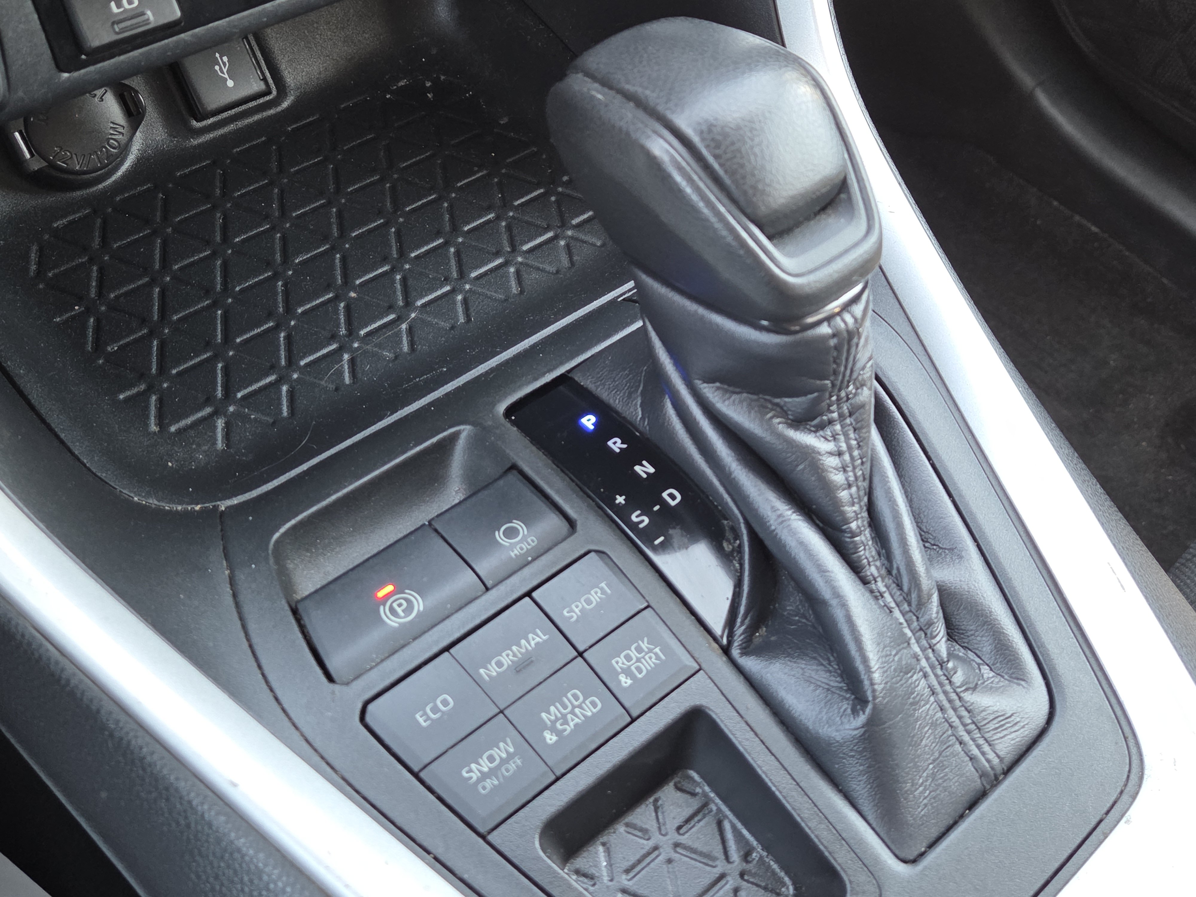 Used 2020 Toyota RAV4 XLE w/ Convenience Package AWD/4WD image 20