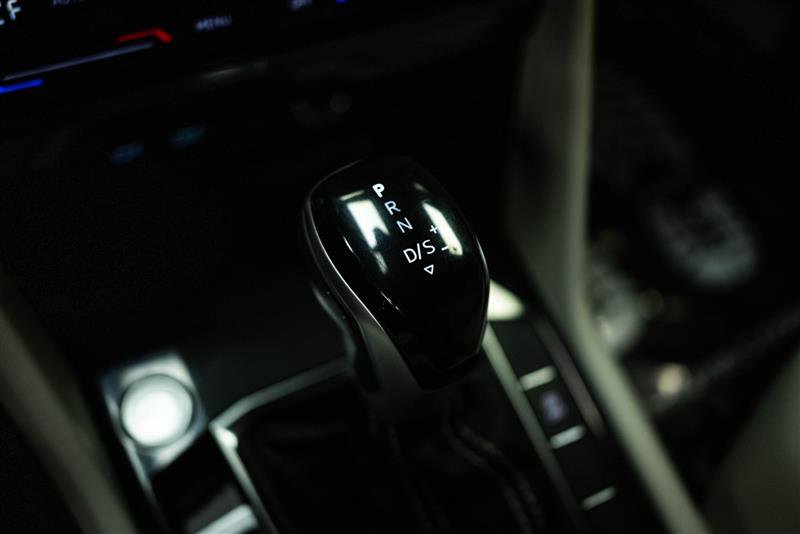 Used 2022 Volkswagen Tiguan SE image 18