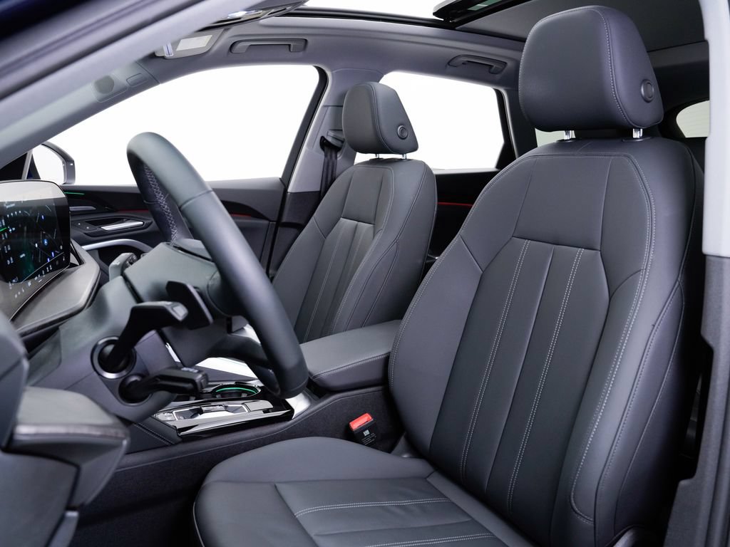 Certified 2025 Audi Q5 Premium w/ Premium Plus AWD/4WD image 8