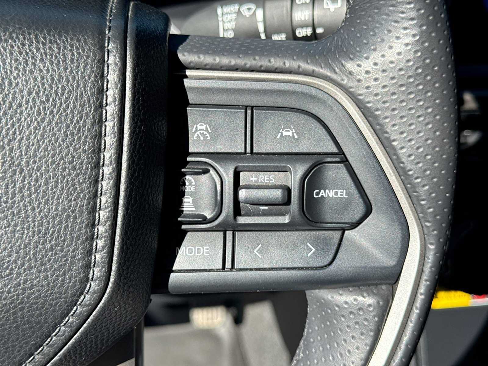 Used 2025 Toyota 4Runner TRD Off-Road Premium AWD/4WD image 25