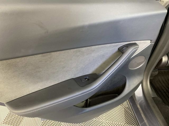 Used 2023 Tesla Model Y Long Range AWD/4WD image 28