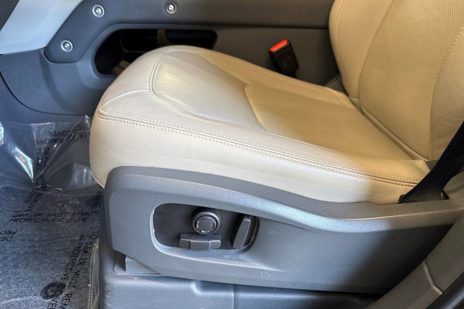 Used 2023 Land Rover Defender 110 SE AWD/4WD image 24