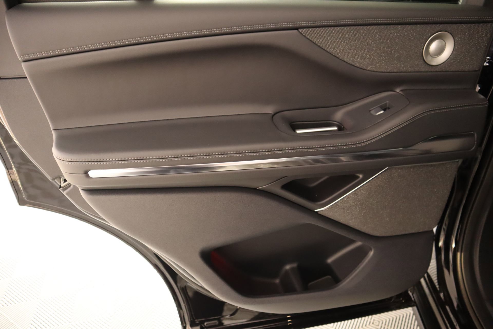 New 2026 Lincoln Navigator Reserve image 18