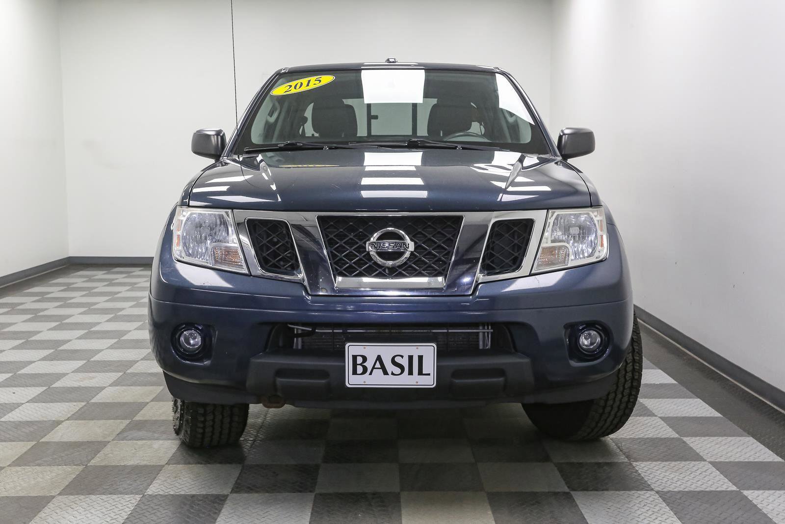 Used 2015 Nissan Frontier SV w/ SV Value Truck Package AWD/4WD image 3