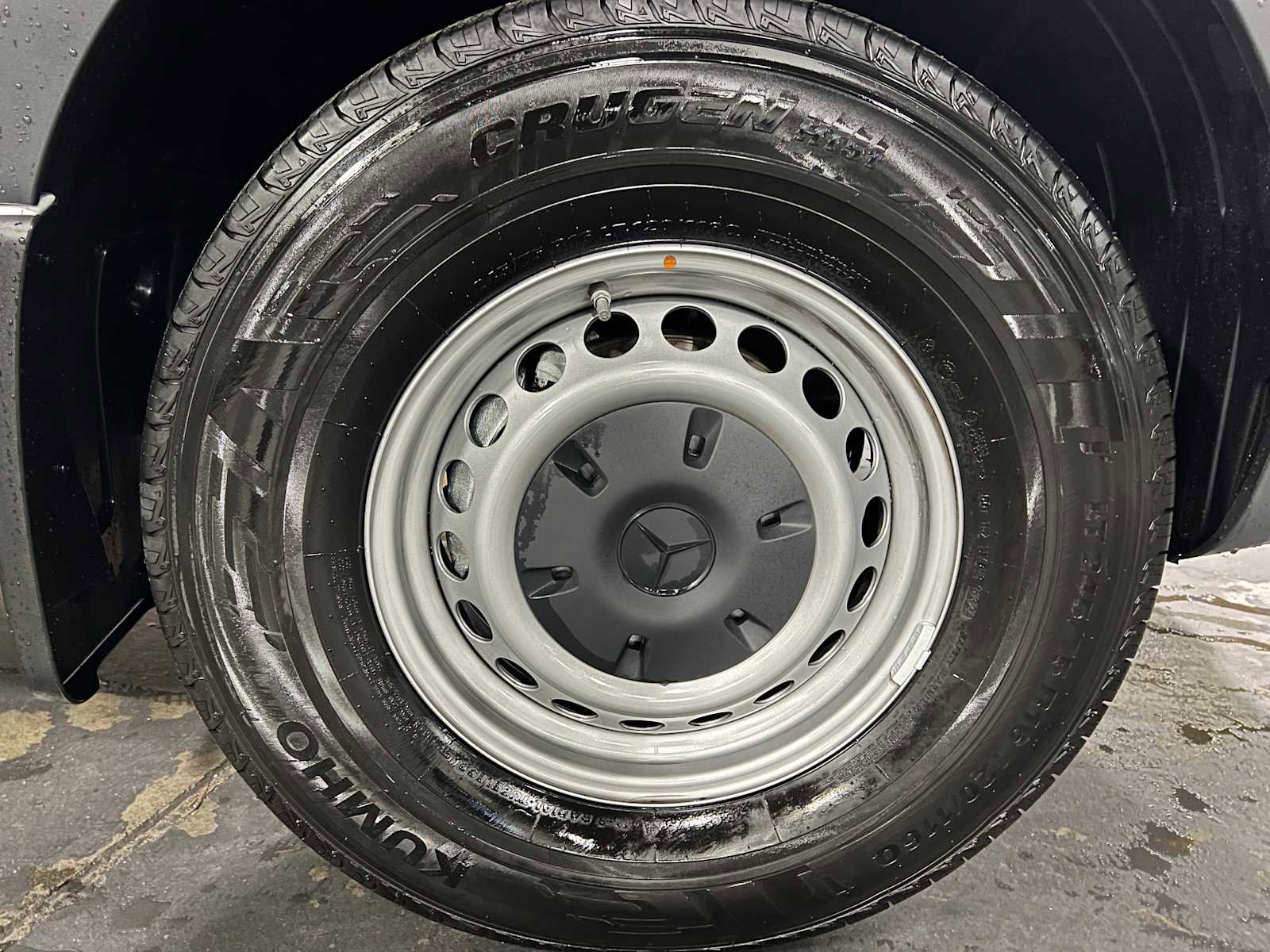 Used 2025 Mercedes-Benz Sprinter 2500 image 9