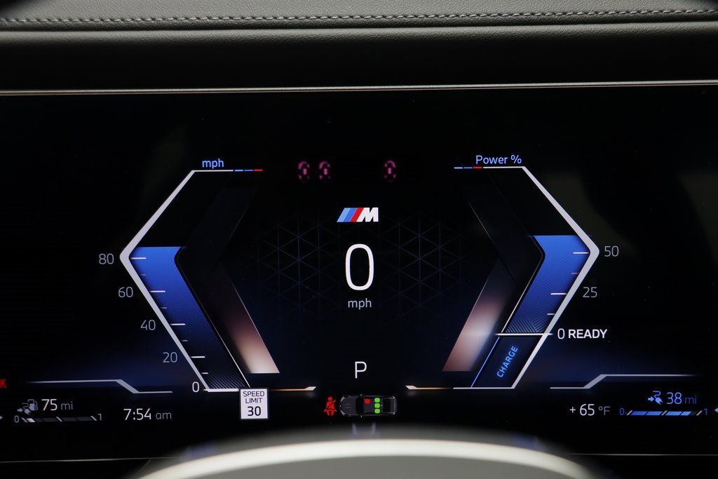 New 2026 BMW 750e xDrive w/ Executive Package image 9