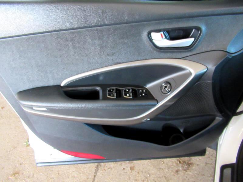 Used 2017 Hyundai Santa Fe Limited image 25