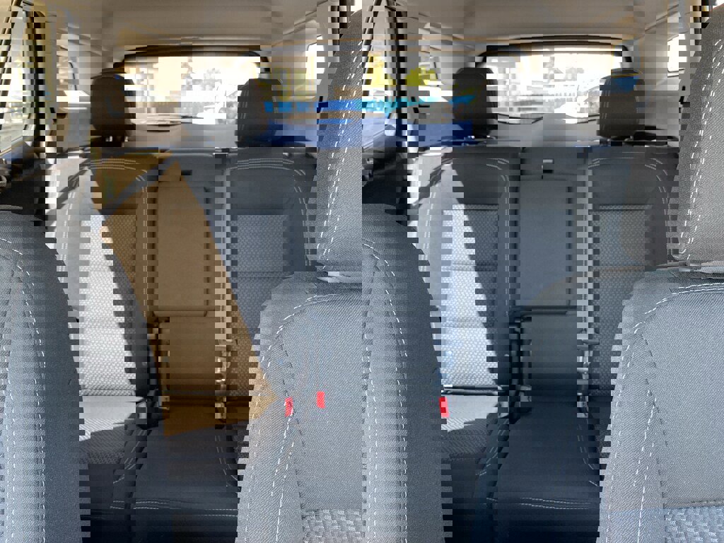 Used 2024 GMC Terrain SLE image 32