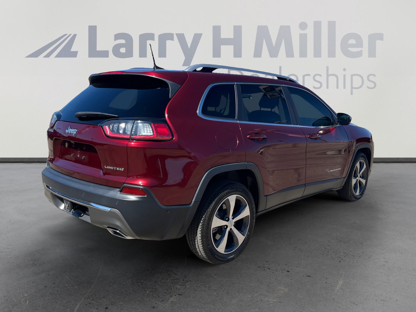 Used 2020 Jeep Cherokee Limited w/ Technology Group image 5