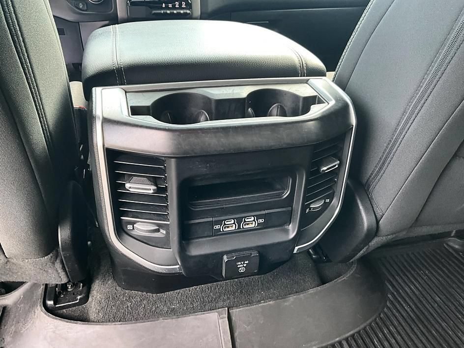 Used 2022 RAM 1500 Big Horn AWD/4WD image 31