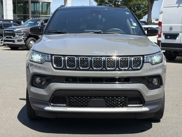 Used 2024 Jeep Compass Limited AWD/4WD image 16