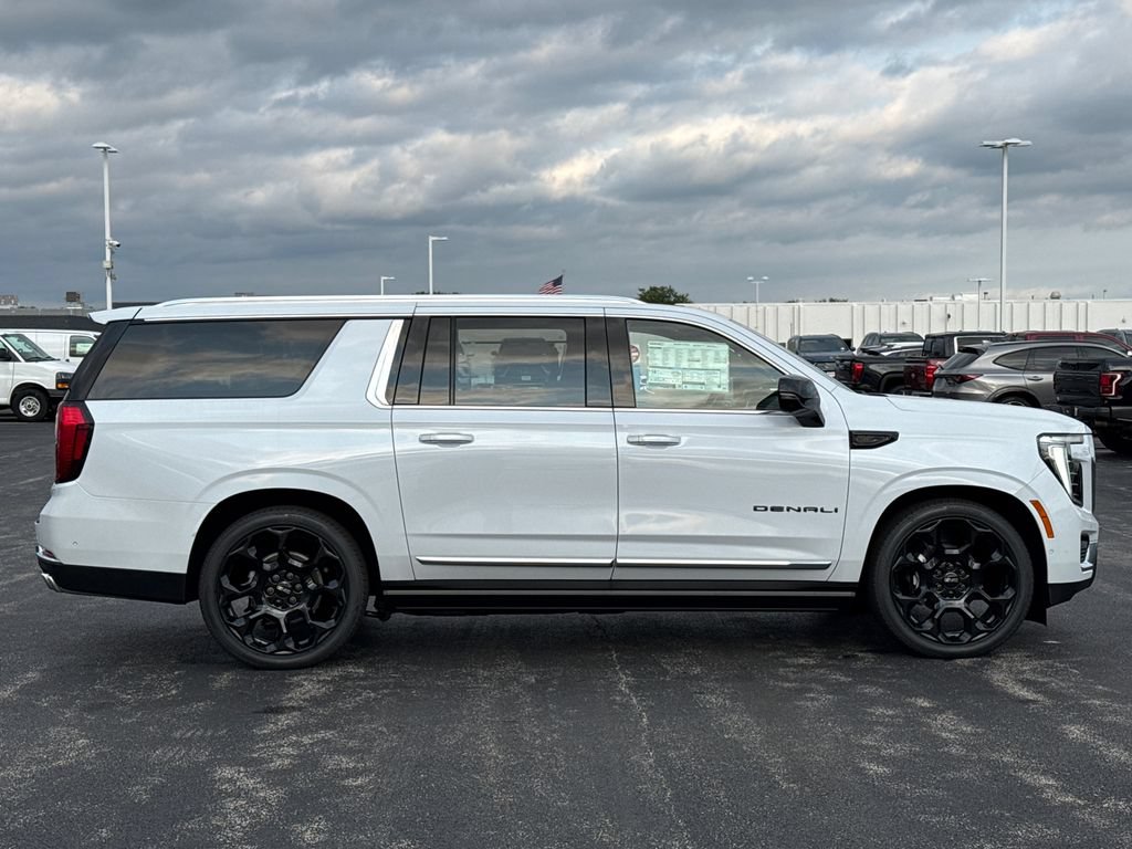 New 2026 GMC Yukon XL Denali w/ Denali Reserve Package AWD/4WD image 7