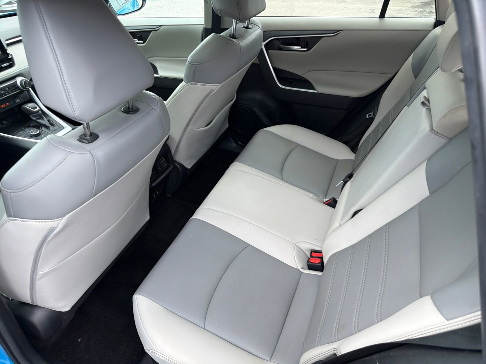 Used 2021 Toyota RAV4 XLE Premium AWD/4WD image 27
