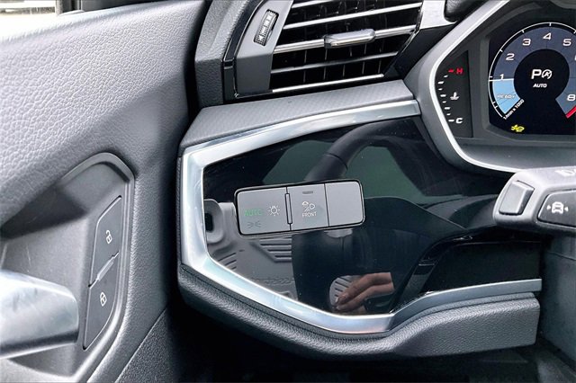 Used 2025 Audi Q3 2.0T Premium w/ Convenience Package image 26