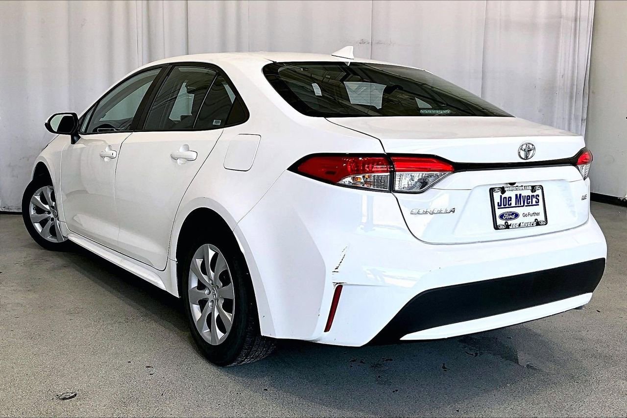 Used 2021 Toyota Corolla LE FWD image 5