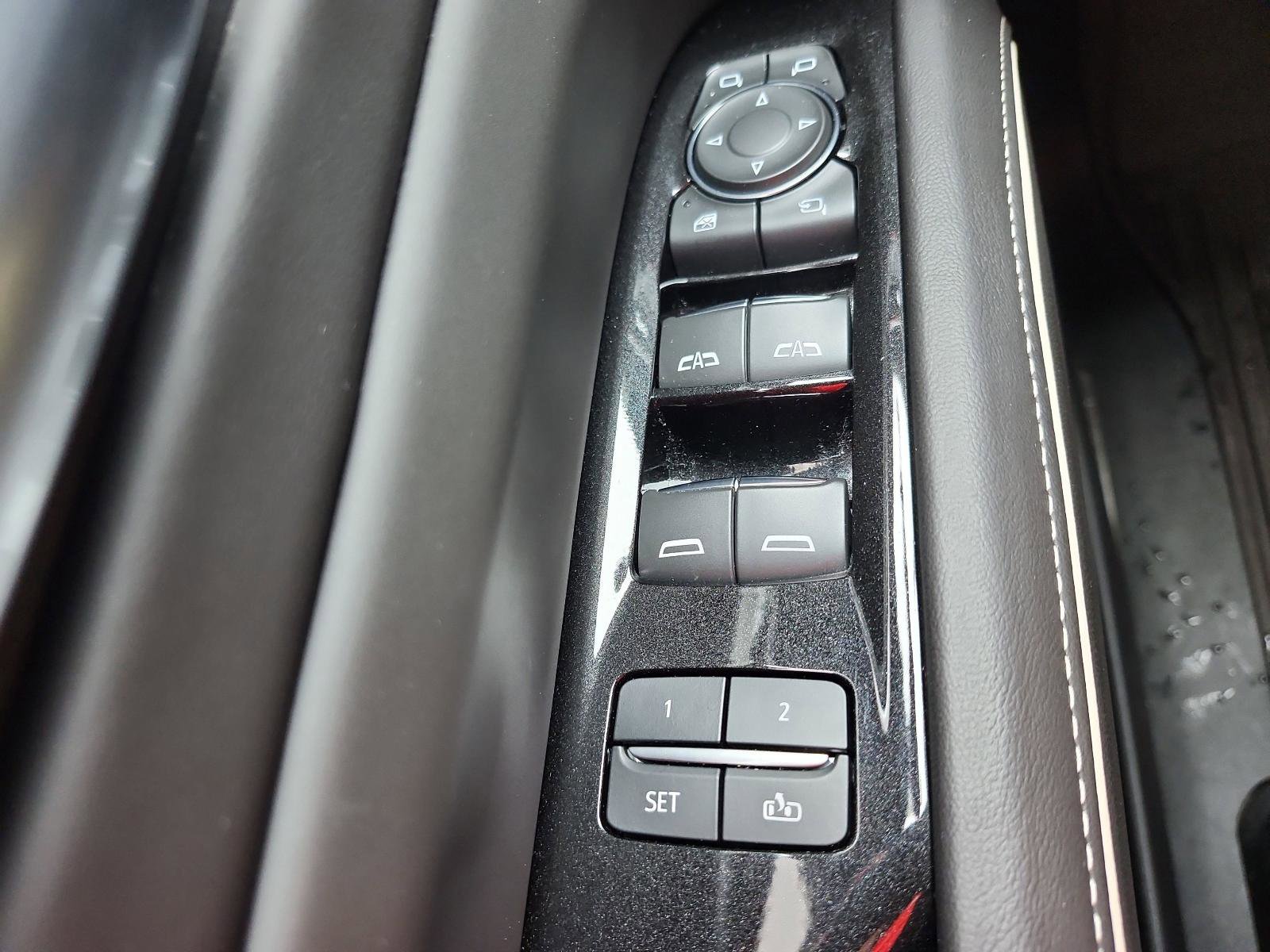 Used 2024 Cadillac Escalade Sport Platinum w/ LPO, ONYX Package image 25