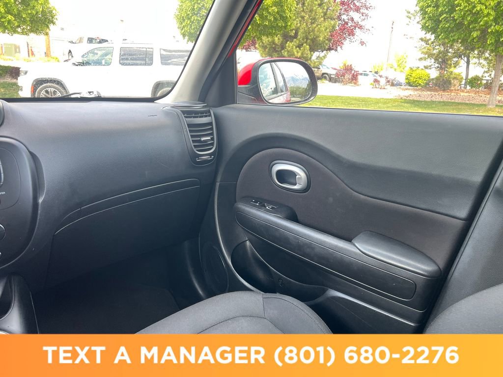 Used 2017 Kia Soul + FWD image 25