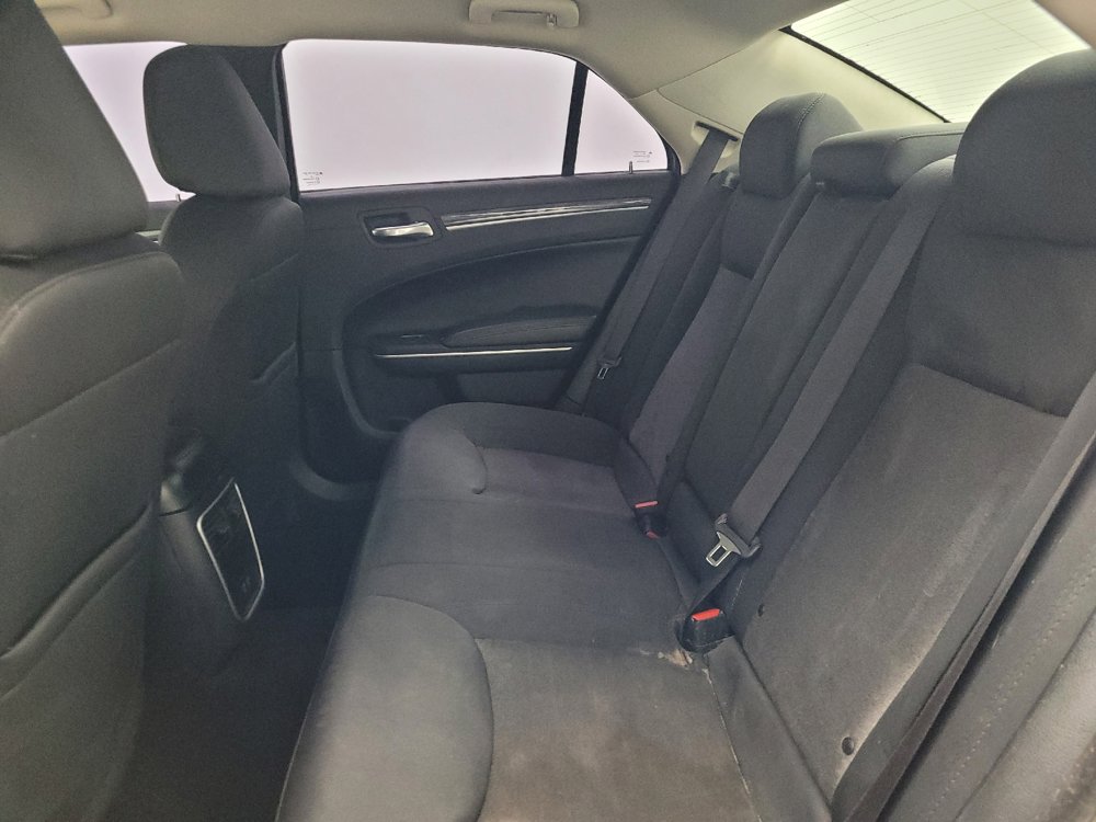 Used 2021 Chrysler 300 Touring w/ Sport Appearance Package RWD image 18