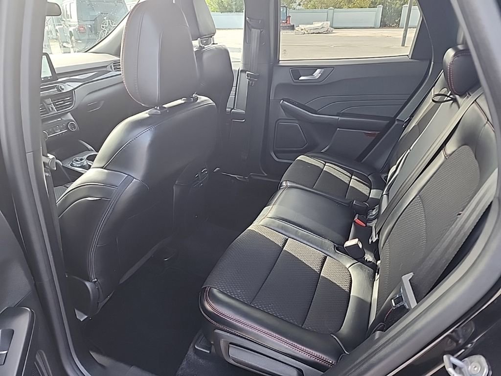 Used 2024 Ford Escape ST-Line image 9