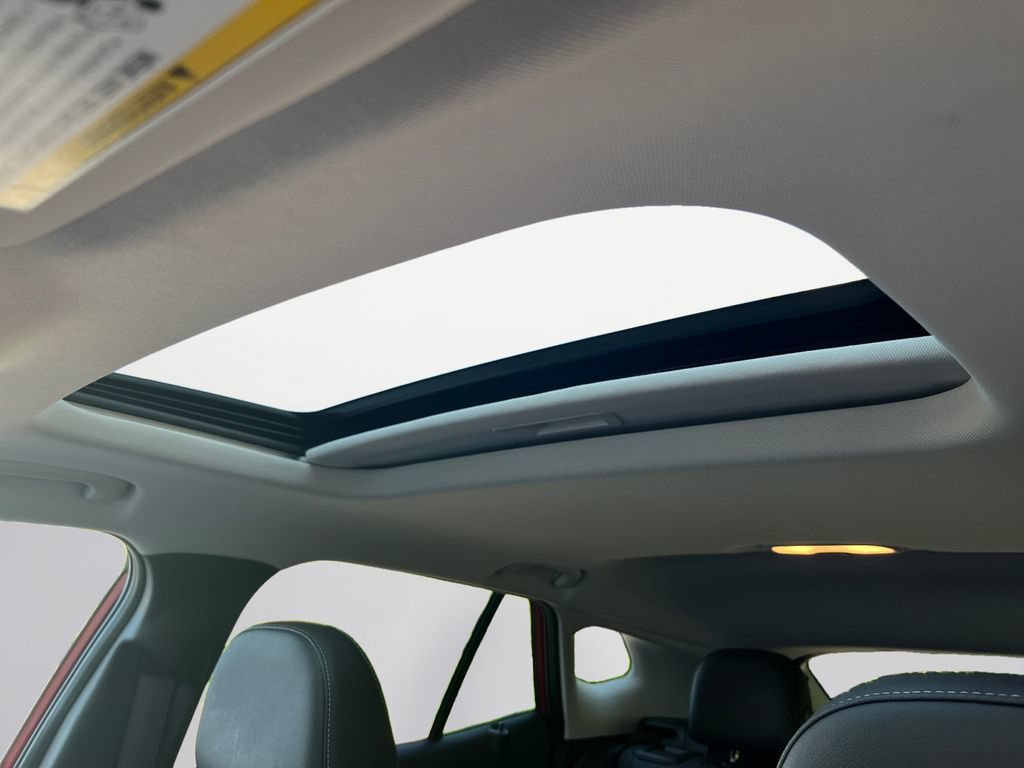 Used 2026 Chevrolet Trax LT w/ Sunroof Package FWD image 17