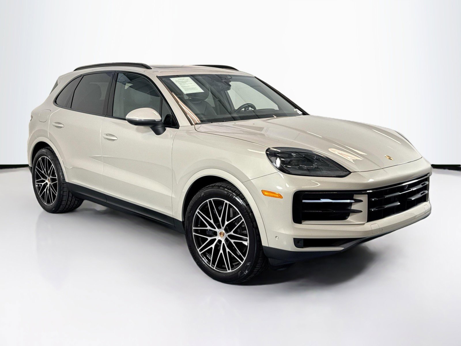 Used 2025 Porsche Cayenne image 7