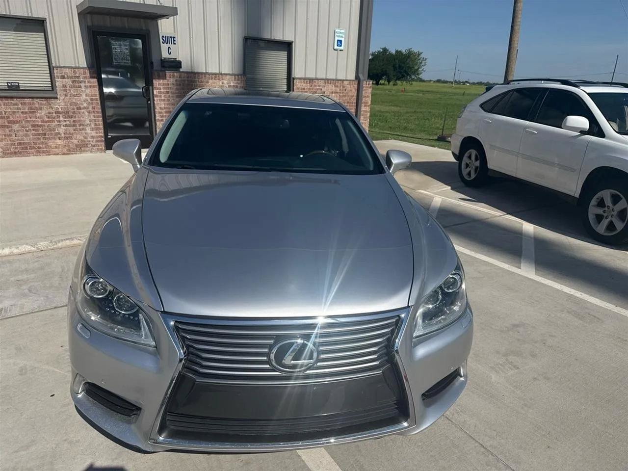 Used 2014 Lexus LS 460 w/ Comfort Package RWD image 5