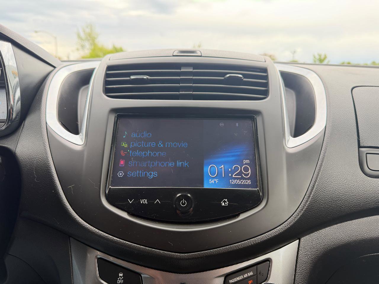 Used 2015 Chevrolet Trax LTZ FWD image 13