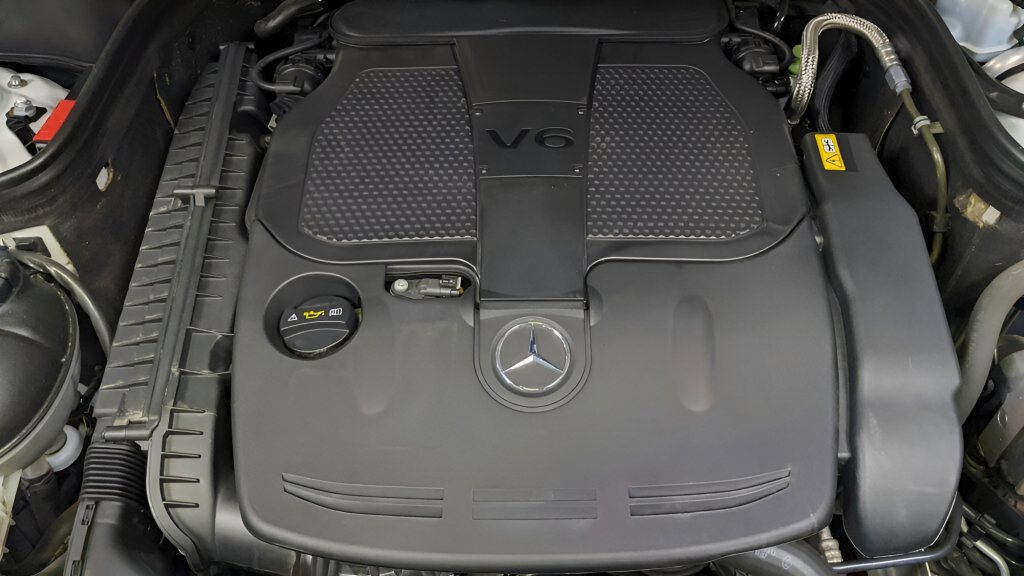 Used 2014 Mercedes-Benz E 350 4MATIC Sedan image 31