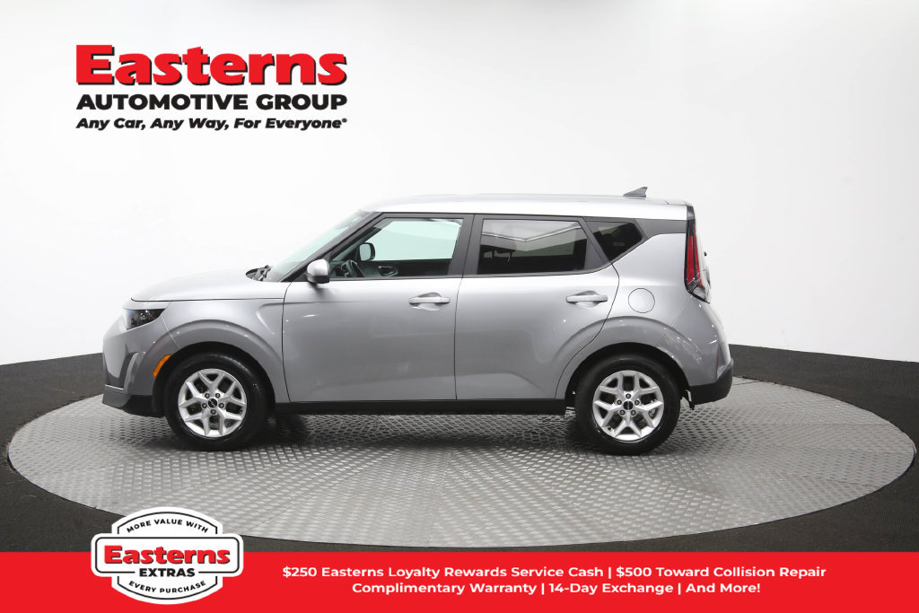 Used 2023 Kia Soul LX w/ LX Technology Package FWD image 61