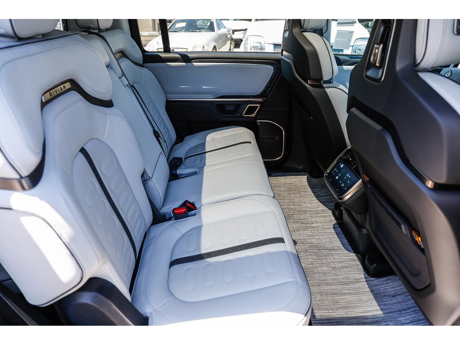 Used 2023 Rivian R1S Adventure AWD/4WD image 19