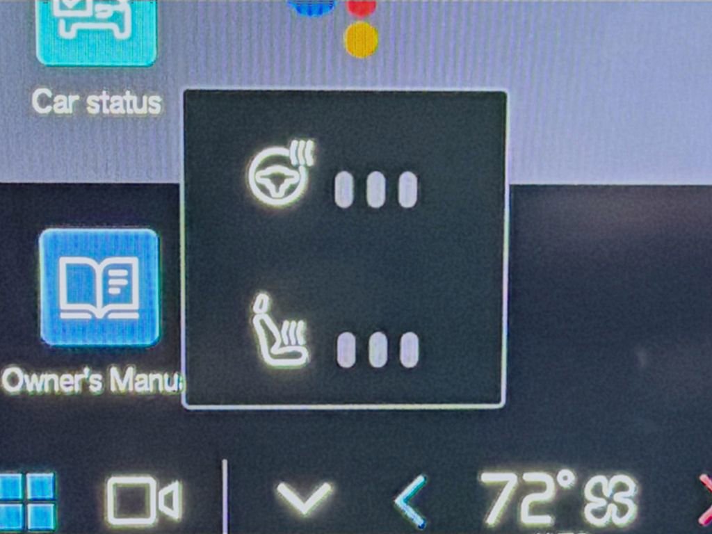 Used 2023 Volvo XC40 B5 Plus w/ Driver Assist Package image 37