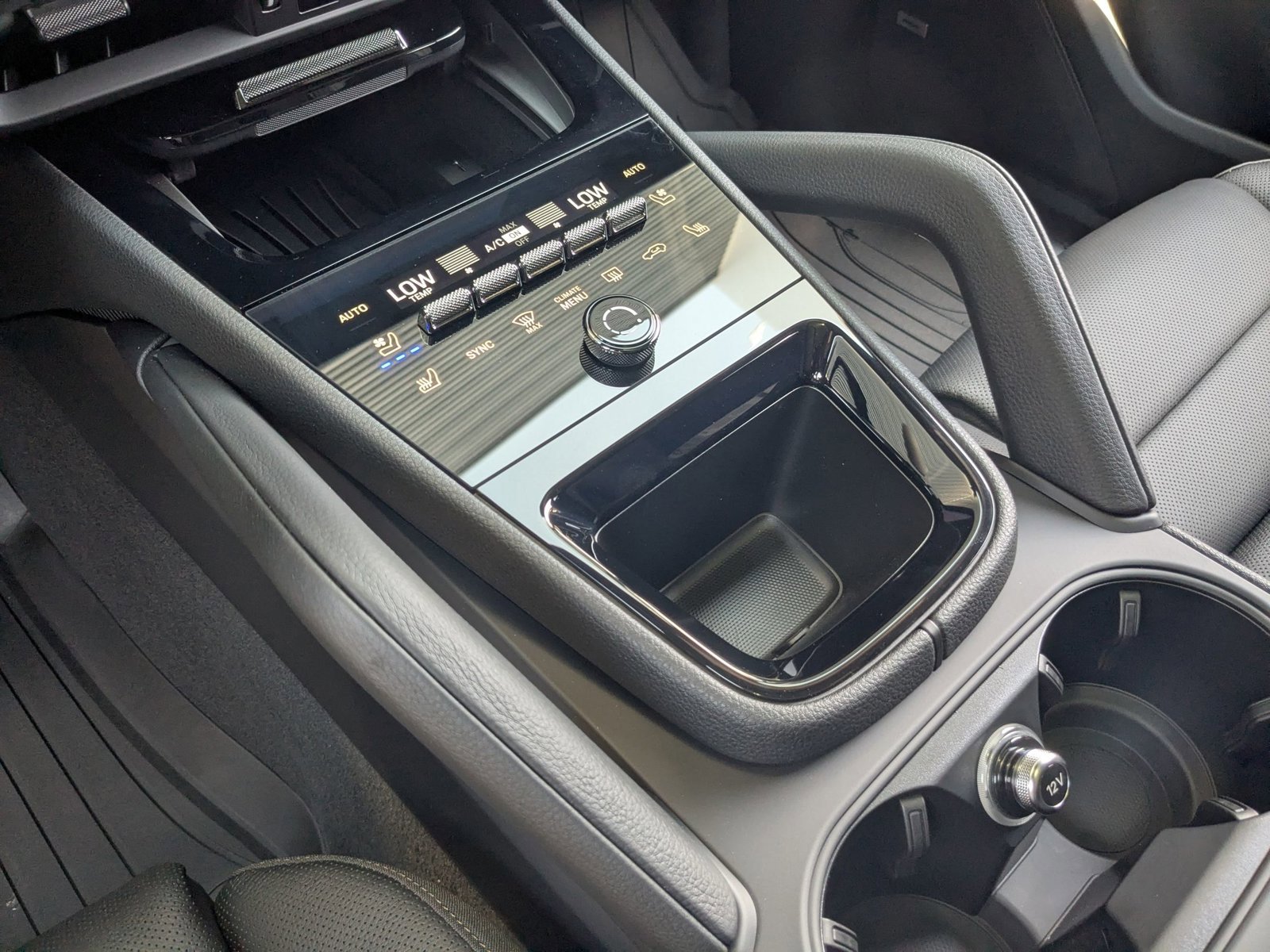 Used 2025 Porsche Cayenne image 21