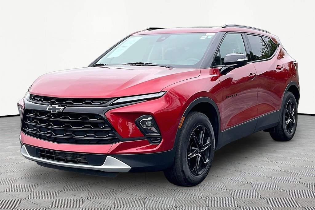 Used 2023 Chevrolet Blazer LT w/ Sound & Technology Package FWD image 1