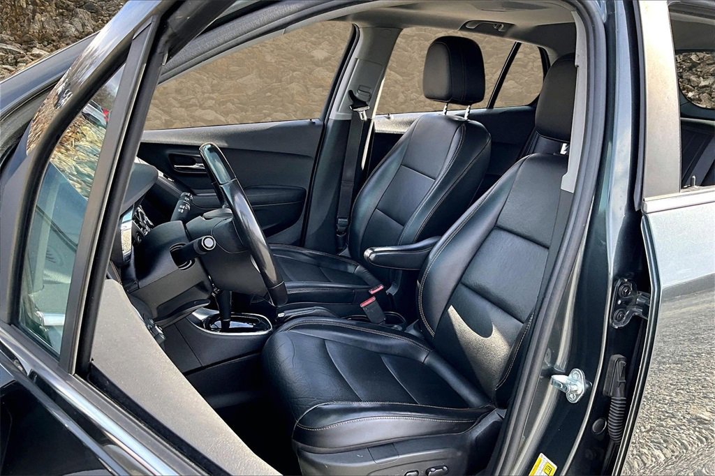 Used 2020 Chevrolet Trax Premier image 23