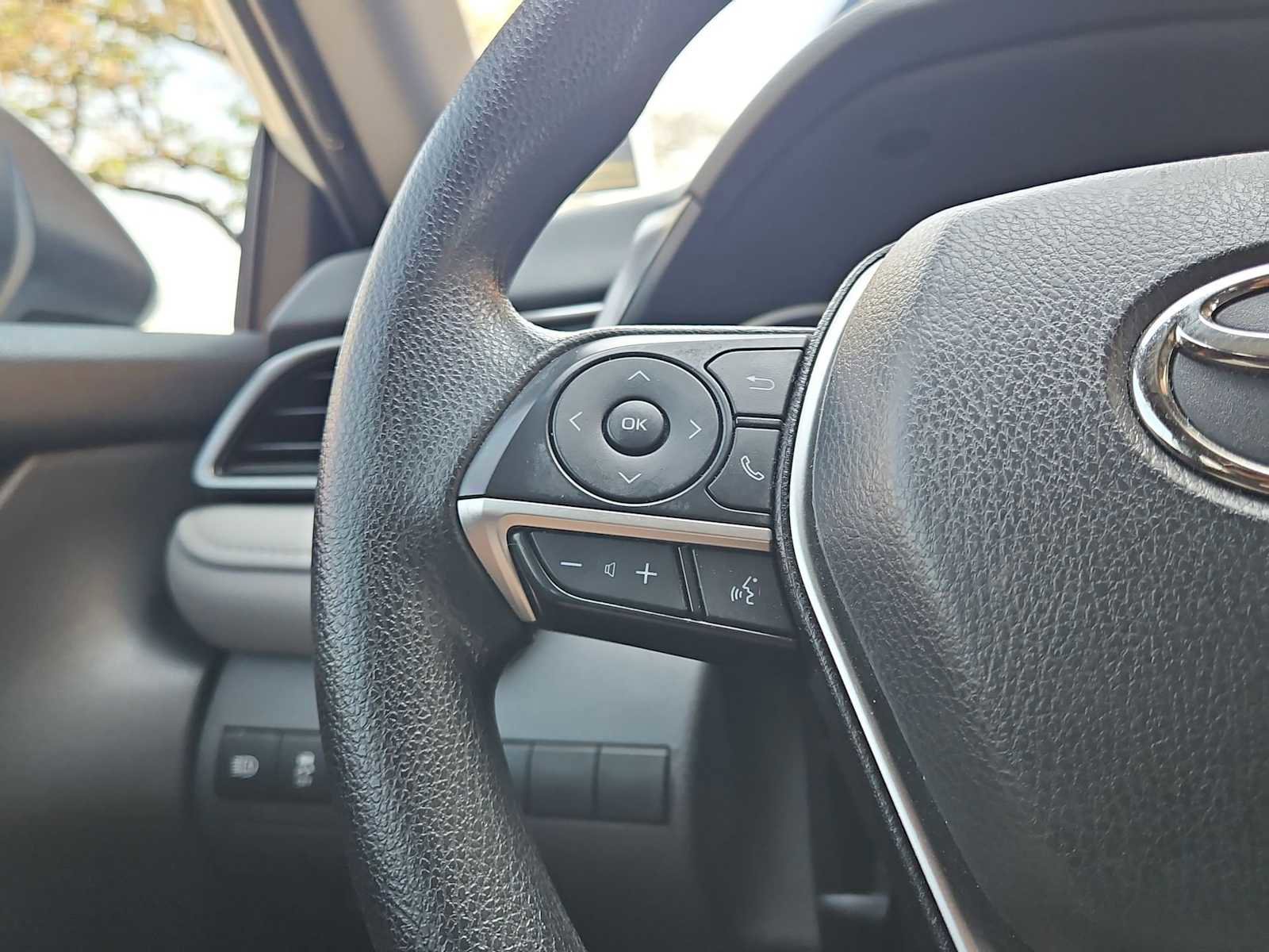 Used 2022 Toyota Camry LE image 24