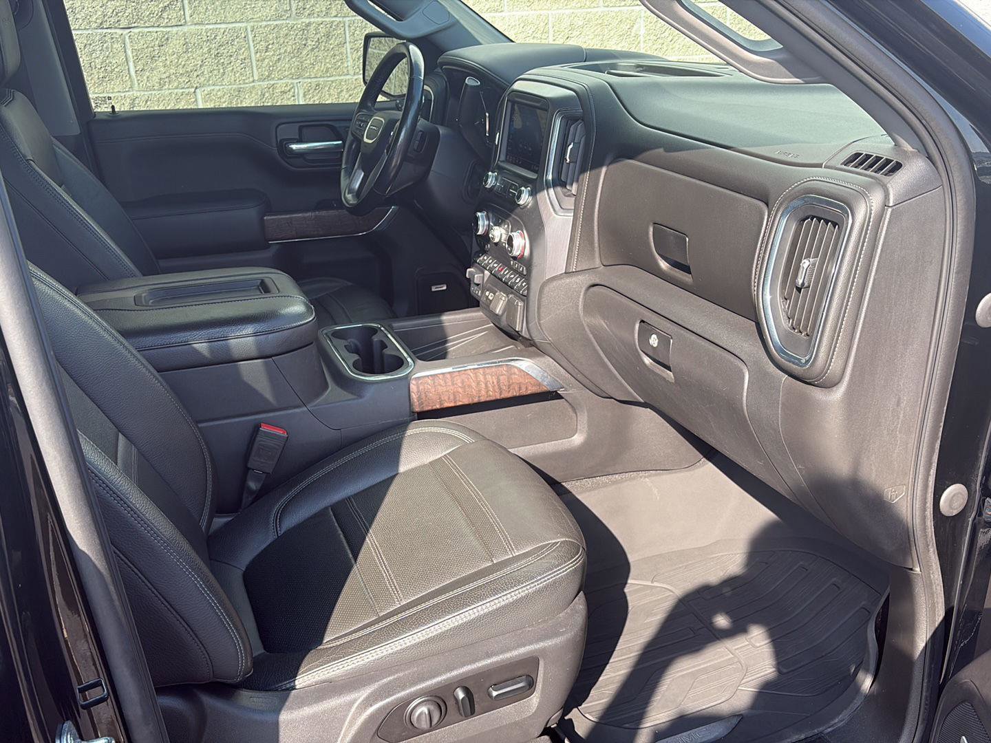 Used 2020 GMC Sierra 1500 Denali w/ Denali Ultimate Package AWD/4WD image 19