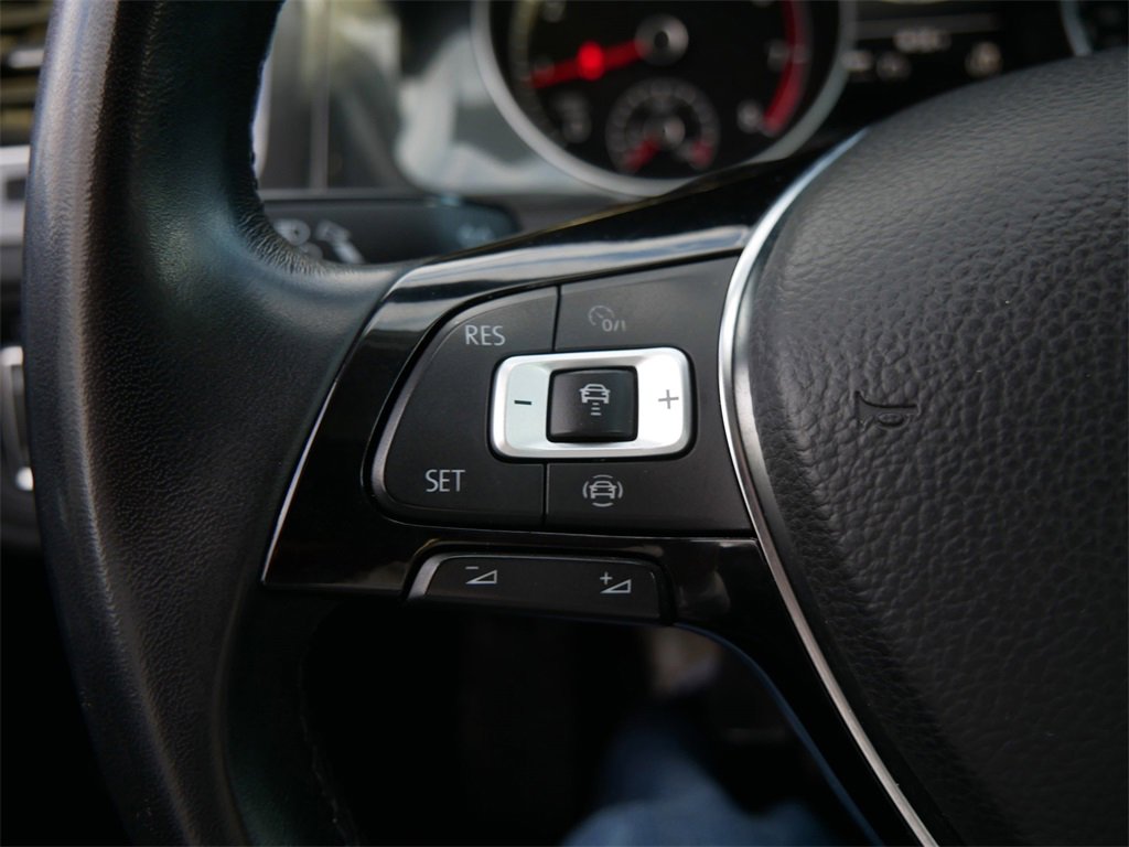 Used 2019 Volkswagen Golf SE w/ Driver Assistance Package image 26