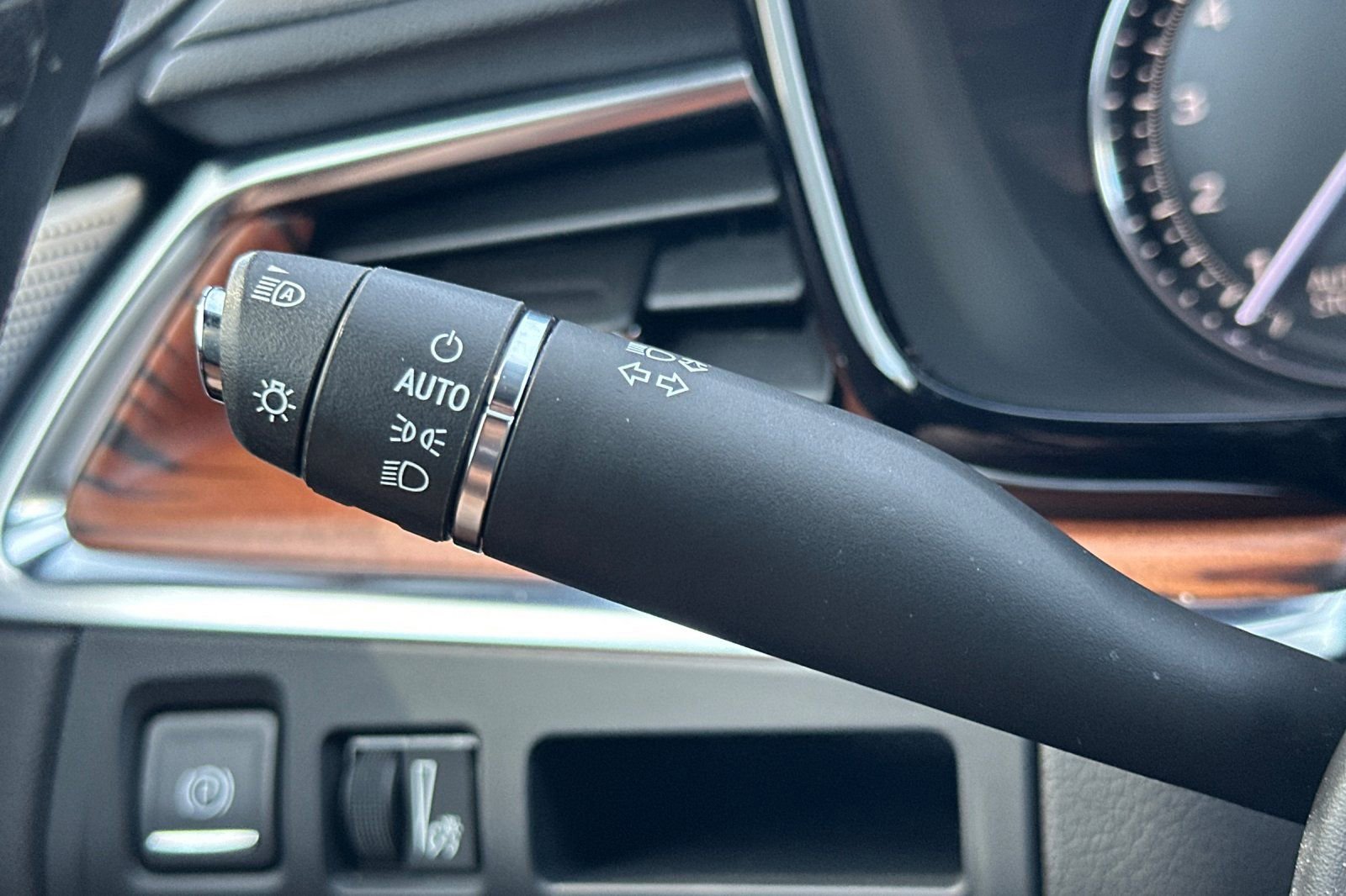 Certified 2023 Cadillac XT5 Premium Luxury image 37