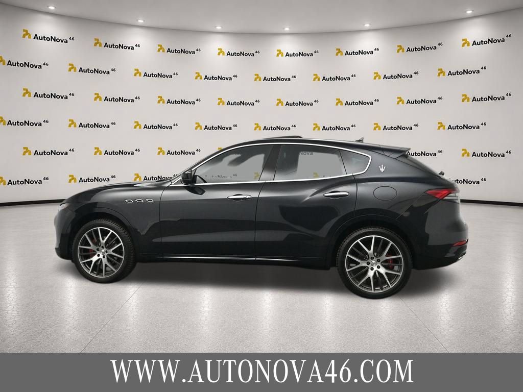 Used 2022 Maserati Levante GT AWD/4WD image 3