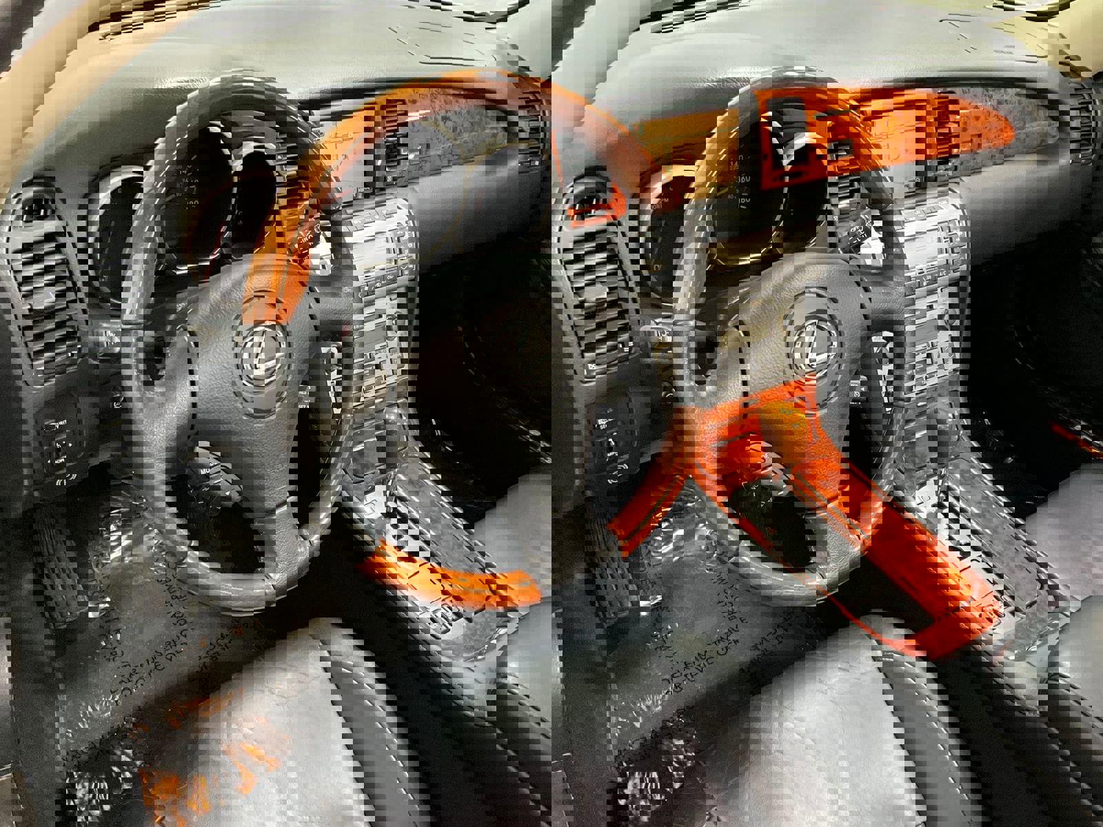 Used 2005 Lexus SC 430 Convertible image 13