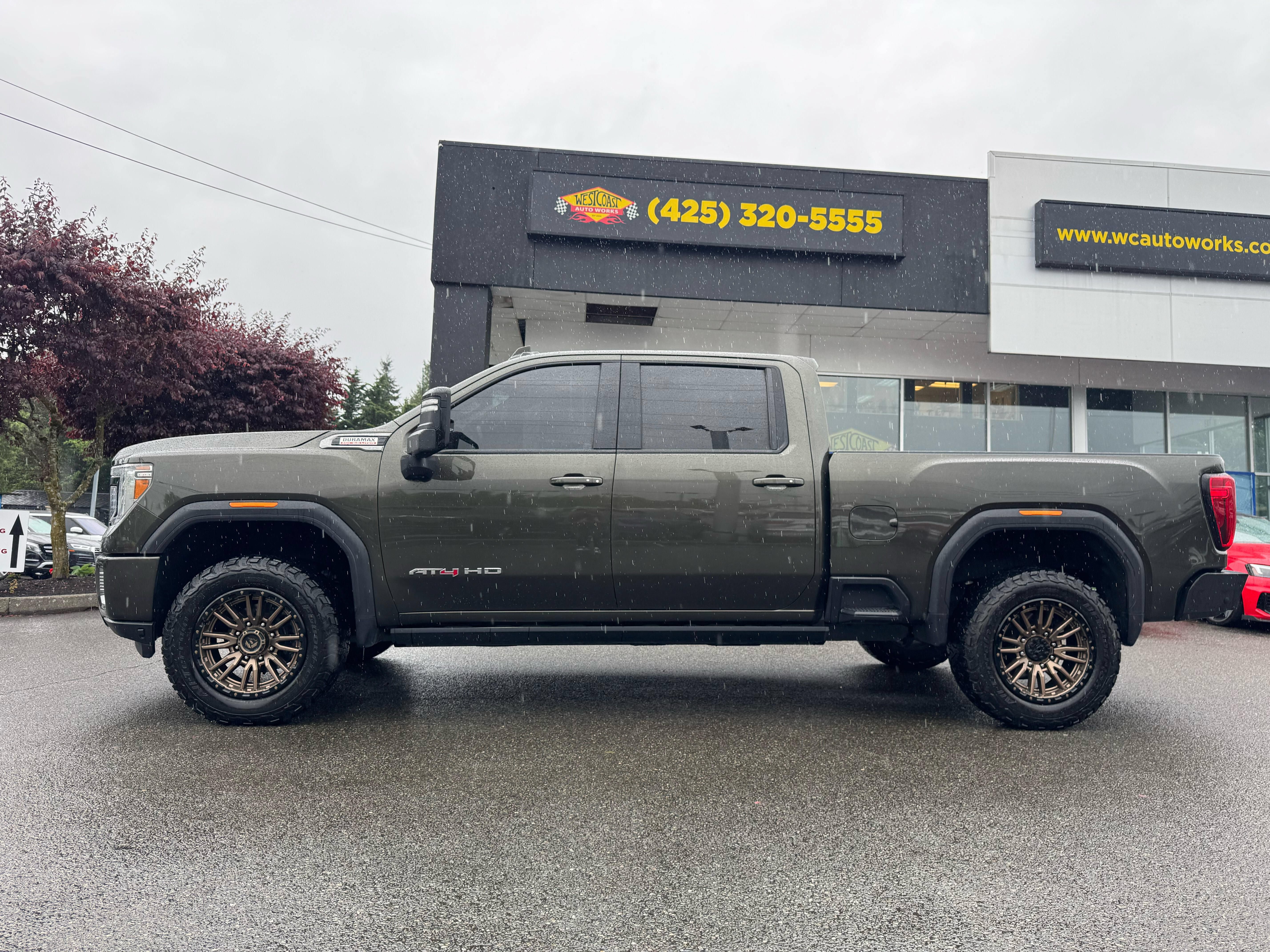 Used 2022 GMC Sierra 2500 AT4 w/ AT4 Preferred Package AWD/4WD image 8