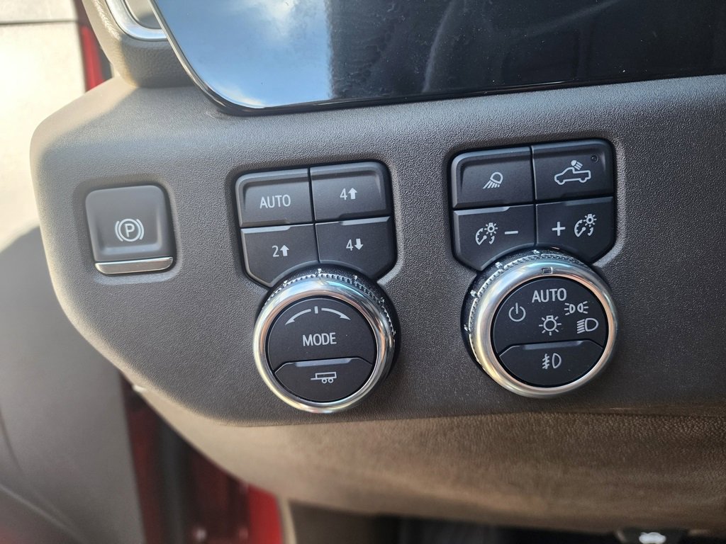 Used 2025 GMC Sierra 2500 SLT image 32